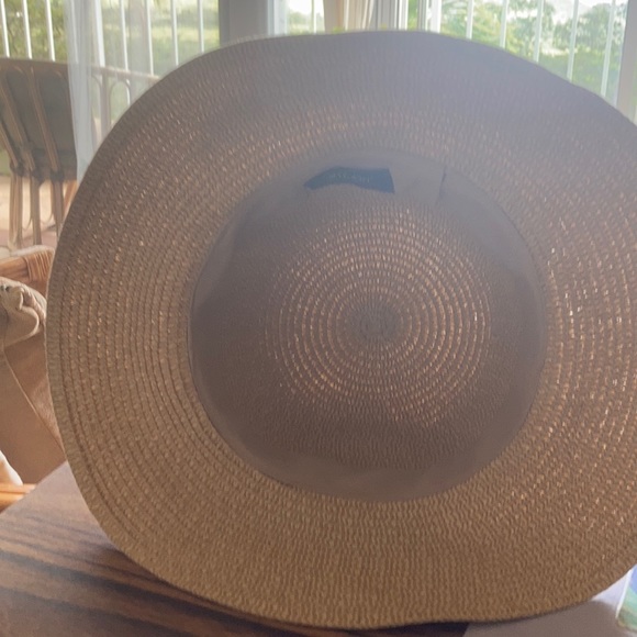 Straw hat - Picture 2 of 4